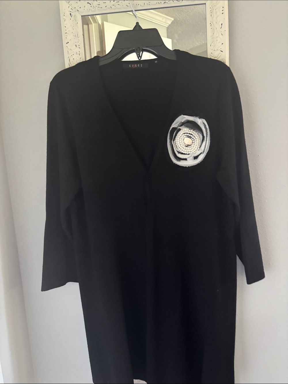 Cyrus ladies sweater Excellent condition L $20